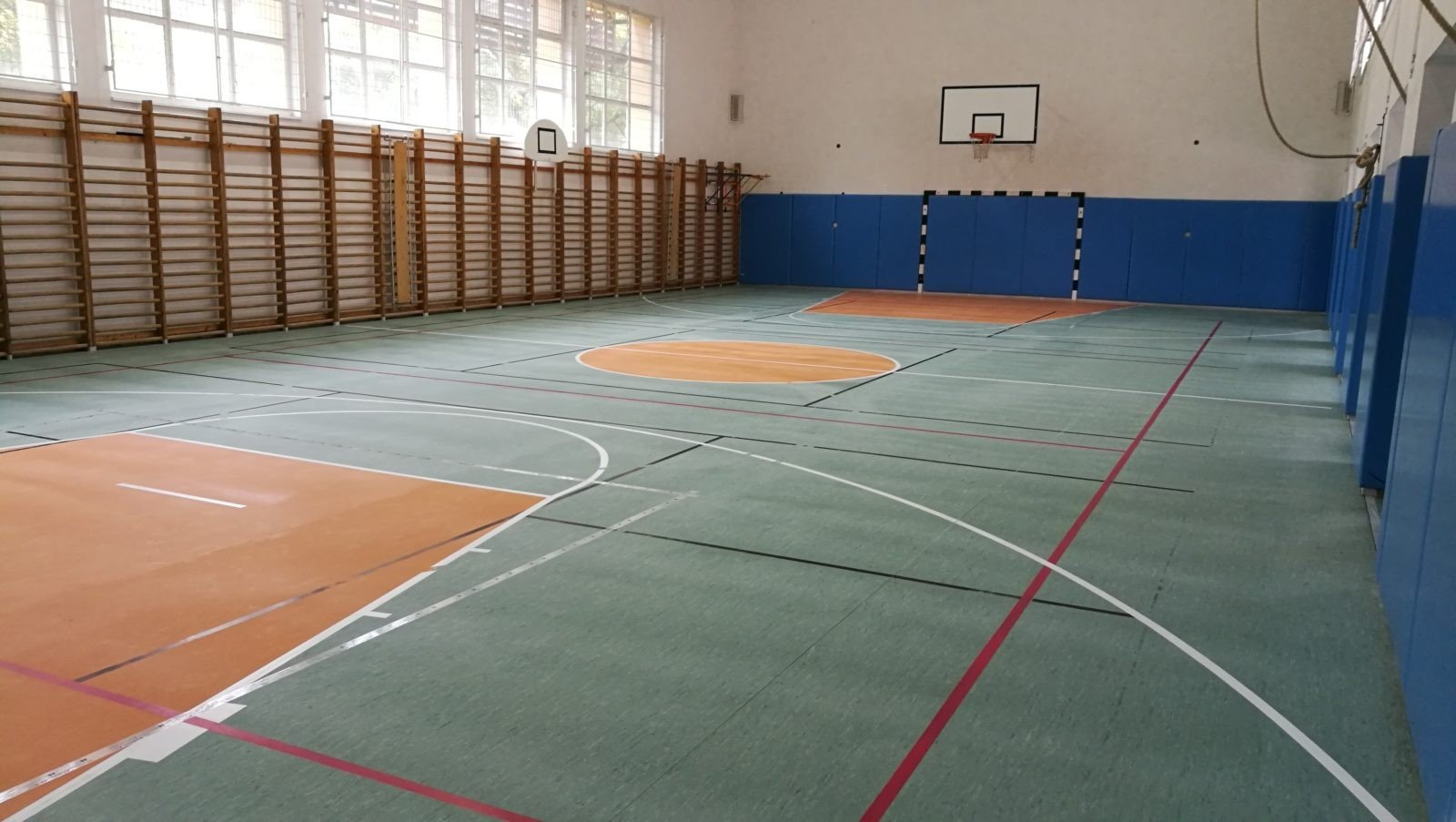 Bodenfläche vor der Sanierung